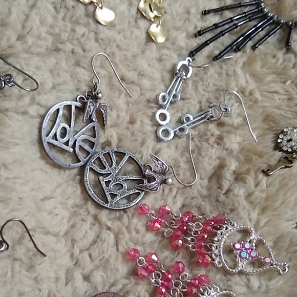 Fun earring bundle - Picture 5 of 5